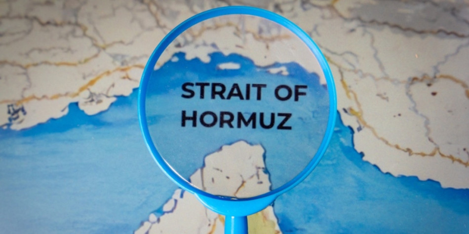 Hormuz After Truce: Washington Hesitates, Tehran Consolidates
